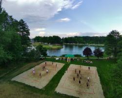 Boisko do siatkówki plażowej przy stawach