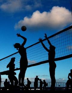 KORMORAN VOLLEYBALL PARTY - turniej nocnej siatkówki plażowej